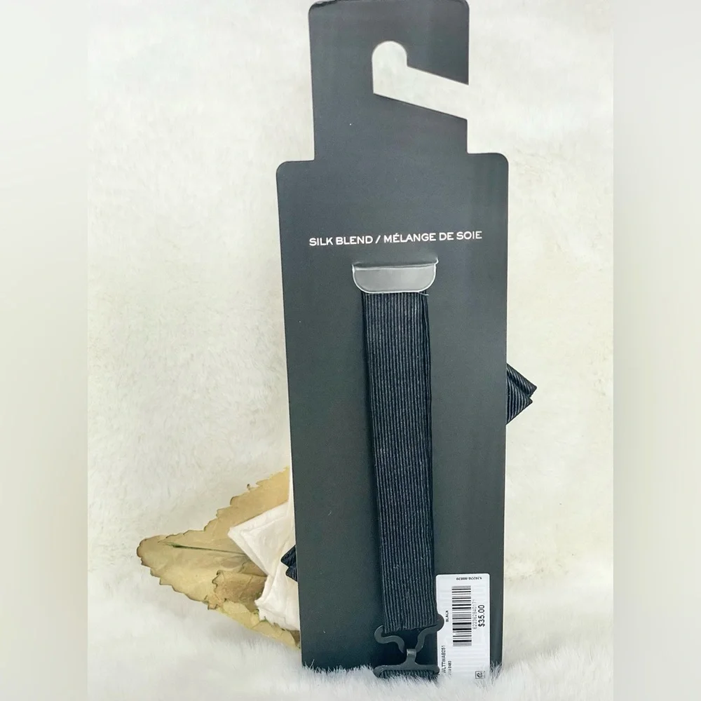 New with tags RALPH LAUREN BOYS BOW TIE .Hook & Loop Closure. BLACK